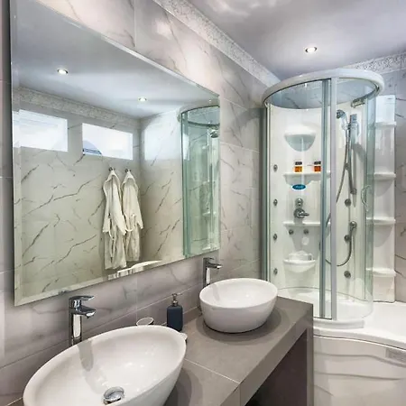 Ozar Mykonos * Platys Gialos (Mykonos)